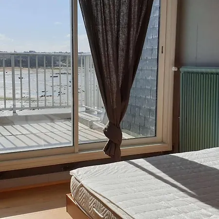 Avec Superbe Vue Et Terrasse, A 100m Plages A - Ref 97